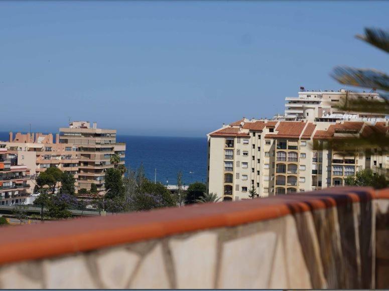 Апартаменты Sea View Penthouse Фуэнхирола Экстерьер фото